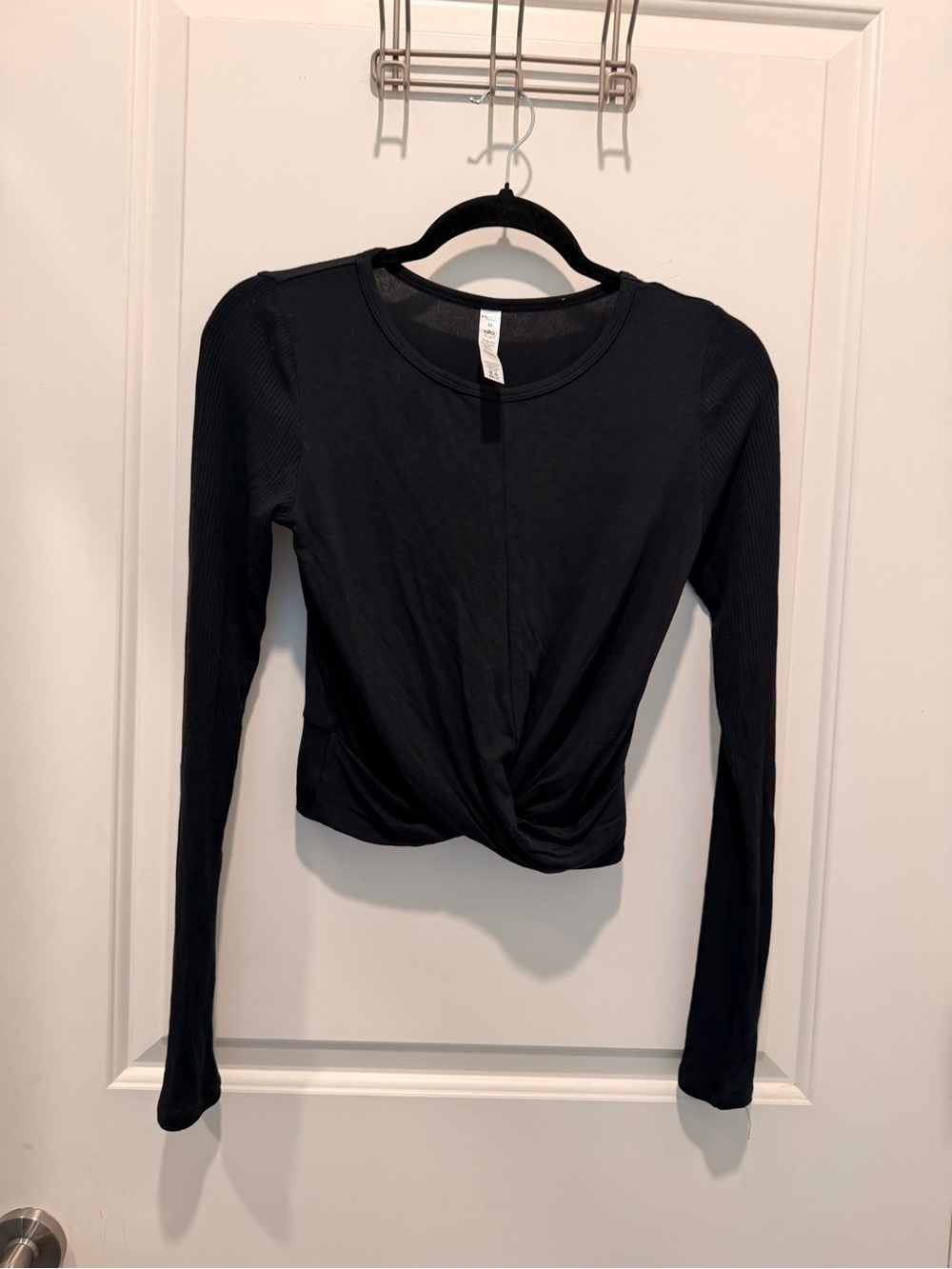 Alo Yoga Black Cover Long Sleeve Twist Front Crop Top
M